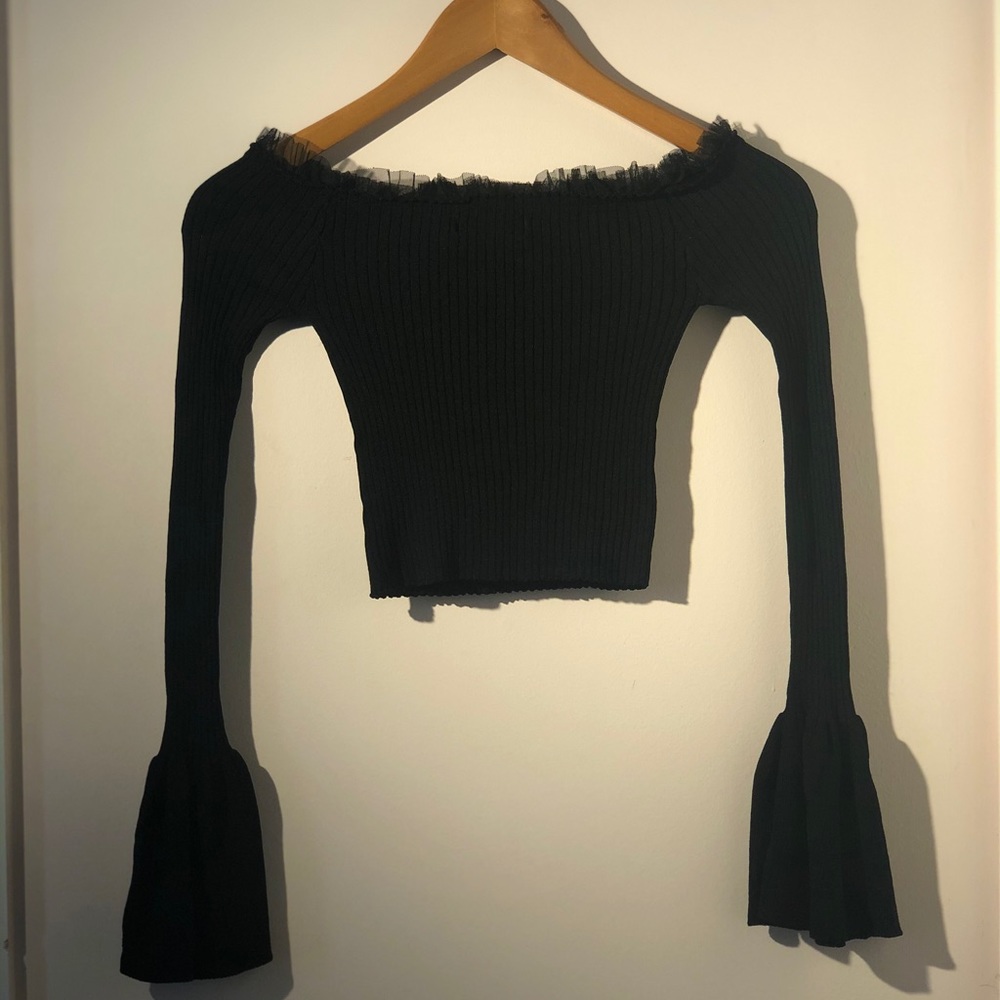 🌻Flare sleeve cropped top🌻